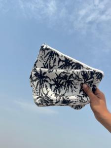 Korean-Style Floral Design <b>Large</b> Capacity Makeup Organizer Zipper Closure Travel <b>Bag</b> Multiple Sizes Fashionable <b>Storage</b> Solution - Product Image 3