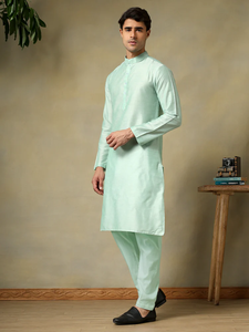 Conjunto de Kurta y Pijama de Algodón y Seda Turquesa para Hombre |   Camisa de Manga Larga con Cuello Redondo, Corte Recto, Transpirable, Informal de Verano, Diseño Étnico - Product Image 2