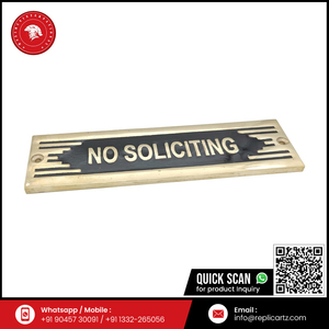 Plaque de porte en laiton « Pas de sollicitations » |   Plaque murale et de porte décorative en métal faite à la main, plaque nominative en laiton pour la décoration d'entrée de maison ou d'hôtel - Product Image 3
