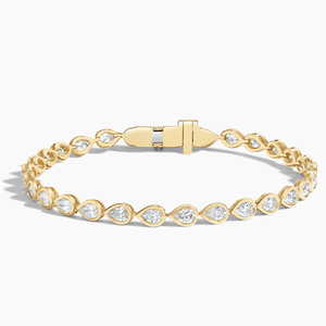 Pulsera de diamantes de moissanita corte pera para mujer en plata de ley chapada en oro con joyería fina de diseño hecho a mano - Product Image 1