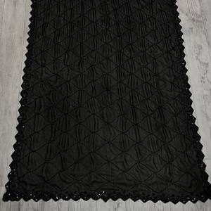 Sari VASTRA COTTAGE para Fiestas, en Georgette Puro con Cuentas Negras Brillantes, Lentejuelas y Trabajo a Mano, Elegante Sari de Diseñador para Mujer - Product Image 4