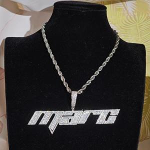 Collier pendentif hip-hop en argent 925 plaqué or avec diamants en moissanite certifiés VVS, style moderne, à bas prix pour hommes - Product Image 5