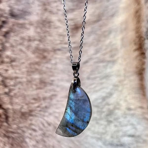 Elegante Colgante Vintage de Labradorita en Plata de Ley con Engaste Bañado en Oro para Compromiso y Uso Diario, Colgantes Finos y Dijes - Product Image 1