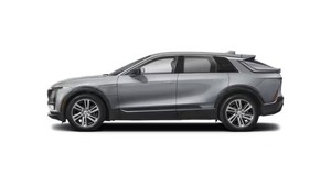 Cadillac Lyriq Sport 2024 d'occasion en excellent état, moteur turbo, propulsion arrière, boîte manuelle 1SF, intérieur foncé, sièges en cuir, ACC, jantes en alliage R17 - Product Image 4