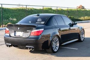 BMW M5 2010 USADO, Volante a la Izquierda/Derecha - Product Image 2