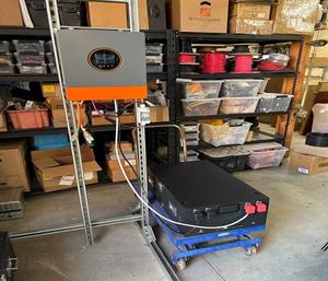 Nuevo Sistema Solar Fuera de la Red de 12 kVA con 3 Años de Garantía, Inversor de 12 kW Todo en Uno, Monofásico y Trifásico, 48 V CC - Product Image 1