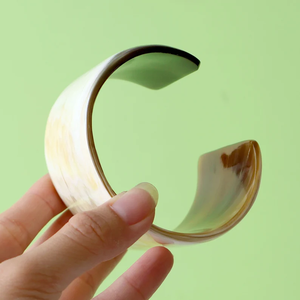 กำไลข้อมือเขาควายที่เป็นมิตรต่อสิ่งแวดล้อมที่ดีที่สุด ดีไซน์สุดพิเศษ ทำด้วยมือทันสมัย สำหรับเด็กผู้หญิงและผู้หญิง โดย Saniya Handicraft - Product Image 6