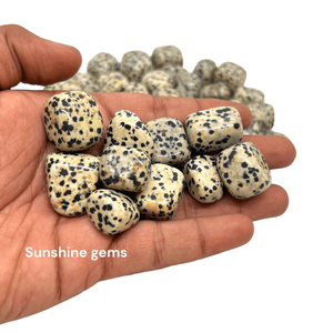 Jaspe dálmata Natural de alta calidad cae cristales tallados de forma libre a granel para decoración del hogar Feng Shui y tema de amor - Product Image 5