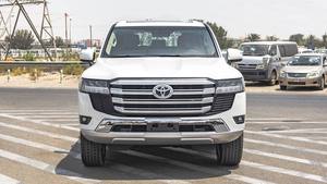 Option complète d'occasion (LHD) pour yo ta Land Cruiser 300 GXR 2022 blanc à vendre en ligne - Product Image 2