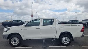 BEST SELLING 2026 Tyotttaa Hilux Crew Cab Standard Plus 4WD 2.4L - Product Image 4