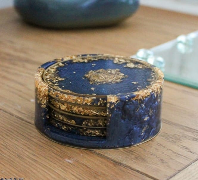 Azul y dorado