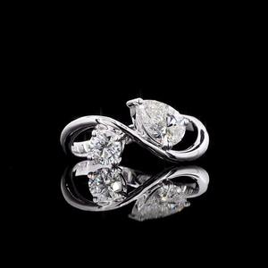 Bague de fiançailles en diamant cultivé en laboratoire 1.02 Ct formes mixtes VVS-VS clarté certifiée or blanc 14K bijoux fins éthiques - Product Image 5