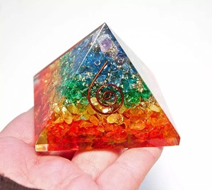 Pyramide d'orgonite de sept chakras de haute qualité, pyramide d'orgonite de cristal de meilleure qualité à vendre - Product Image 3