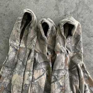 เสื้อฮู้ดลายพรางสำหรับผู้ชายเสื้อมีฮู้ดลายพรางลายพรางพิมพ์ต้นไม้จริงแบบดิจิทัลหมด - Product Image 2