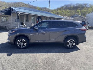 Toyota Highlander XLE AWD 2023 Usada en Buen Estado, Garantía OEM de 3 Años, Origen Estadounidense, en Venta - Product Image 2