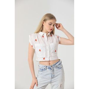 Topshow <b>Red</b> Floral Embroidered Crop Top Shirt for Women - Stylish Wholesale Belly-Cut <b>Blouse</b> with Delicate <b>Red</b> Flower Pattern - Product Image 4