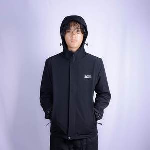 Chaqueta de verano de carcasa dura, resistente al agua, a prueba de viento, con cierre de cremallera, soporte de nailon/poliéster, diseño de estampado de invierno - Product Image 4