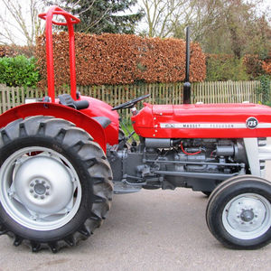 Tractor Massey Ferguson al por Mayor, Cargado en Contenedor, Tractor MF 135, Color Rojo, Alta Eficiencia - Product Image 3