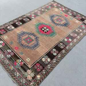 Alfombra de 5.5x7.8 pies, Alfombra Turca Vintage, Alfombra de Camuflaje Marrón y Azul - Product Image 2