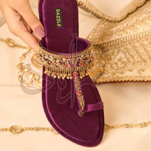 Calzado Kolhapuri para Mujer, Hecho a Mano, Antideslizante, con Diseño de Moda, Parte Superior de Terciopelo Estampado, la Mejor Calidad, Marca Privada - Product Image 5