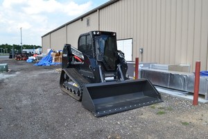 Cargadora de dirección deslizante New Holland usada con motor diésel, equipo de construcción y agricultura de alto momento de carga, entrega rápida, en venta - Product Image 5