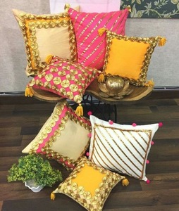 Housse de coussin Gota fleur assortie rayé décoratif coton soie taie d'oreiller pour mariage Eid Haldi Sangeet fête décor à la maison - Product Image 1
