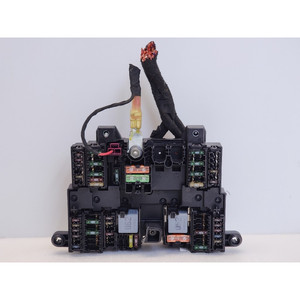 Porte-fusibles et unité de commande électronique (ECU) pour Mercedes Classe A (W177) A1779061002 282914 essence 1332 (18>) - Product Image 1