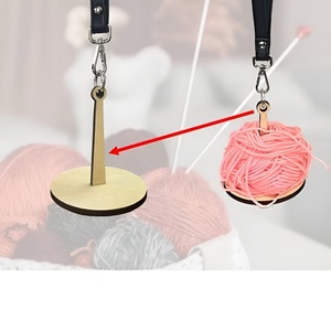 Dispensador de hilo de muñeca de bajo precio, soporte de madera grueso para ovillo de hilo de muñeca, portátil para manualidades 2026 - Product Image 1