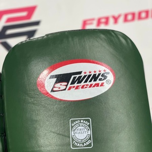 Twins Customized Green Black Training Muay Thai Kickboxing Kick <b>Shield</b> Genuine Leather Muay Thai Training Curved Punching Mitts - Product Image 3