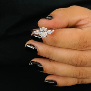 Bague de fiançailles solitaire en or blanc massif 14 carats avec diamant CVD de 1.25 ct, bague en diamant solitaire de taille ovale de 1.25 ct - Product Image 3