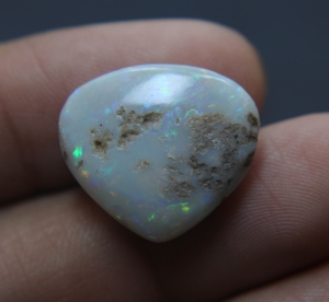 Cabochon d'opale australienne naturelle de 12.00 carats en forme de coeur d'opale australienne solide Coober Pedy Opal Cabochon de pierres précieuses en vrac - Product Image 2