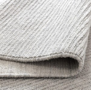 Las alfombras Eco Breeze Wool Grey complementan y elevan sin esfuerzo cualquier espacio que desee llamar hogar. Hecho a mano en India - Product Image 5