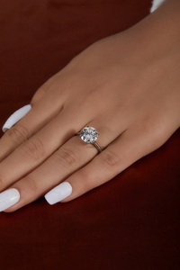 Anillo de compromiso redondo brillante 2,50 Ct Moissanite Solitaire en oro sólido de 18 quilates Anillo de corte redondo Delicado y elegante para mujer - Product Image 4