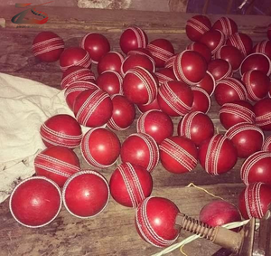 Pelota de críquet dura de cuero de la mejor calidad hecha en Pakistán - Product Image 5