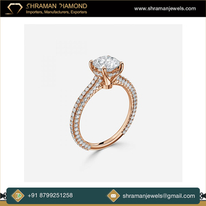 Bijoux pour femmes en or massif 18 carats Unique Solitaire Design Bague de fiançailles classique Moissanite Diamant importé d'Inde - Product Image 3