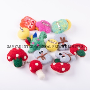 Top bán cảm thấy nấm Keyring & trâm cài 100% làm bằng New Zealand Merino len | được thực hiện bởi nepalese địa phương phụ nữ Artisan - Product Image 5