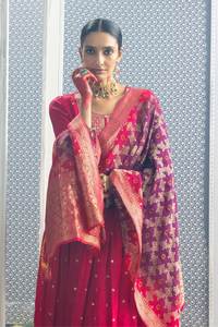 Colección Premium: Kurti, Pantalón y Dupatta de Seda Banana con Bordado Zari Dorado, Fabricante de la India a Precio de Mayoreo - Product Image 4