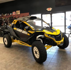 Can-Am Maverick R XRS 2024 d'occasion, 4x4 automatique avec transmission par chaîne 60V, différentiel à blocage intégré - Product Image 4