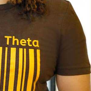 Camiseta personalizada con código de barras Iota Phi Theta, camiseta marrón y dorada IFraternity con, ropa de vida griega - Product Image 4