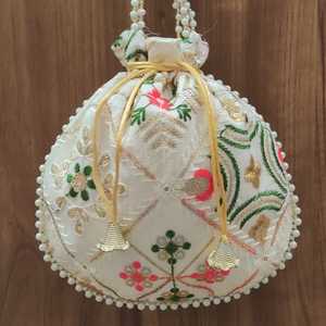 ヴィンテージボヘミアン刺繍入りポタリ財布女性用ポトリバッグポーチ - Product Image 1