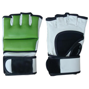 Gants de MMA professionnels avec logo personnalisé, gants de boxe en cuir, design personnalisé, meilleur design flexible pour le clinching - Product Image 1