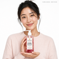 Savon liquide pour le corps OEM Sakura Cherry Blossom avec pétales réels visibles, 50%-80% d'ingrédients actifs, pour tous types de peau, vente en gros, 500ml, marque privée