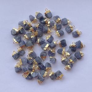 Piedra en bruto de tanzanita Natural, colgante de conector bonito para mujer, joyería de galvanoplastia de oro y plata de ley 925 - Product Image 1