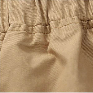 Pantalones Cortos para Hombre hasta la Rodilla que Ofrecen Cobertura Equilibrada y Comodidad Relajada para Atuendos Casuales - Product Image 3