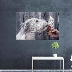 Lienzo Impreso: Adorable Perro Disfrutando de Helado, Decoración Minimalista para el Hogar, Lienzo Enrollado - Product Image 1