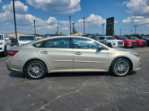 Oferta Especial: Toyota Avalon Limited Usado - ¡Listo para Enviar! - Product Image 4