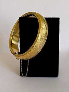 Escultura moderna, brazalete chapado en oro, gente africana, Chauth Karva grabado para diseño navideño, artesanías de Metal iluminadas por la luna - Product Image 3