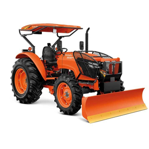 Tractor Kubota M6040 4WD, Máquina Agrícola Potente y Eficiente para Todas las Operaciones de Campo - Product Image 1