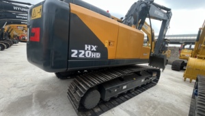 Excavadora de cadenas Hyundai HX220HD original usada en stock, en buen estado para construcción y movimiento de tierras. - Product Image 3