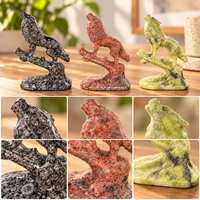 Statue d'animal en pierre précieuse sculptée en cristal, loup hurlant sur rocher de montagne multi-matériaux, pour décoration de maison, bureau ou cadeau